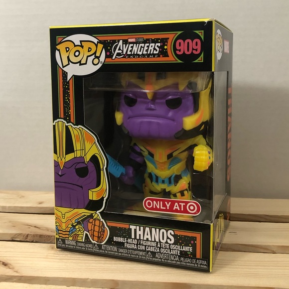 Funko Pop! Marvel Thanos/ Blacklight